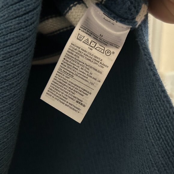 Gap 24/7 Split-Hem Roll Neck Sweater - Picture 5 of 5